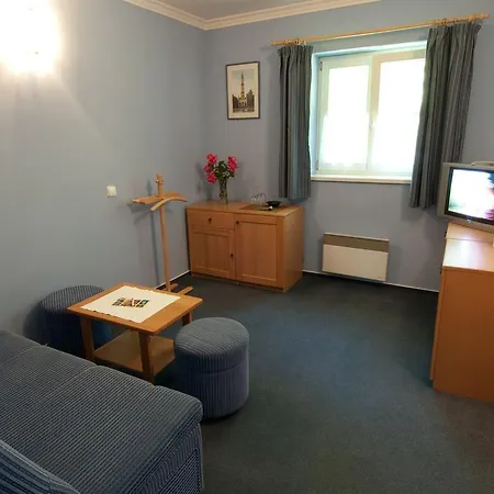 Garni 1.plavebni Hotel